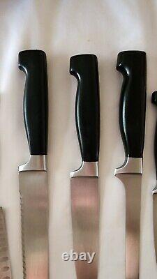 Zwilling J. A. Henckels 18-Slot Knife Storage Butcher Block 8Knives, Sharpener