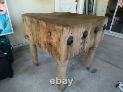 Rare Antique Solid Wood Butcher Block Table 30 X 31x 12 32 Roues D’érable Vintage