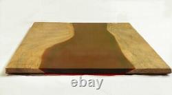 Résine époxy / Grande planche à découper en bois, Planche de boucher en bois sur table