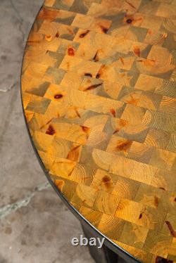 Table basse ronde en bois massif de style danois moderne du milieu du siècle, bloc boucher circulaire.
