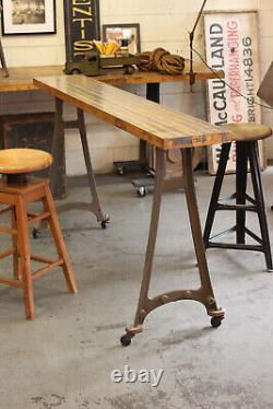 Vtg Antique Industrial 72 Console Table Bar Wood Butcher Block Cast Iron Legs<br/>   
  <br/>	 
Ancienne table console industrielle Vtg 72 Bar Wood Butcher Block avec pieds en fonte